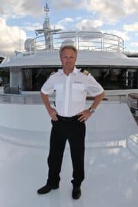 Traditional vs Explorer Yacht (2)