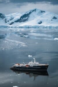 Traditional vs Explorer Yacht (10)